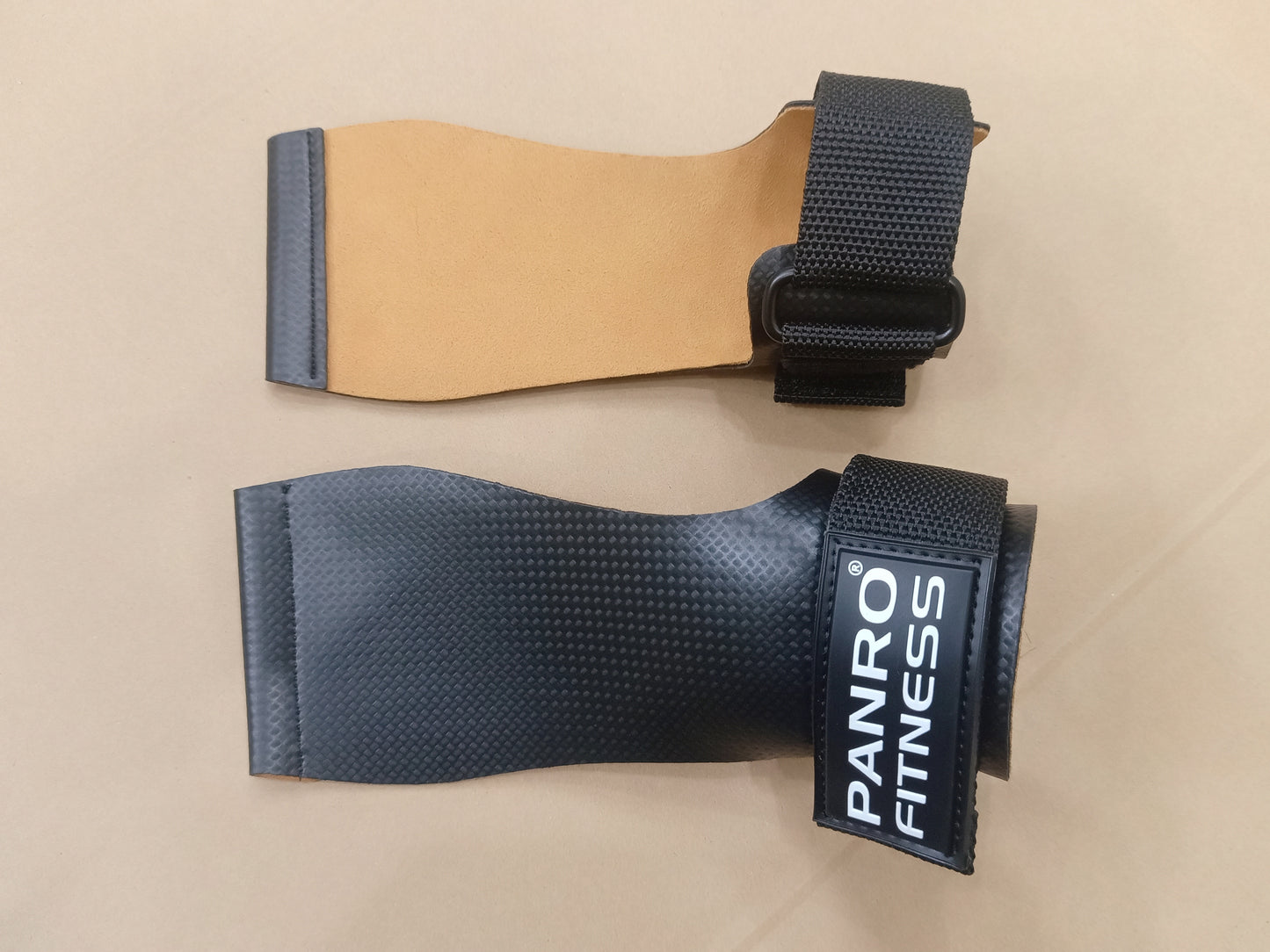 BLACK GYMNASTIC GRIPS
