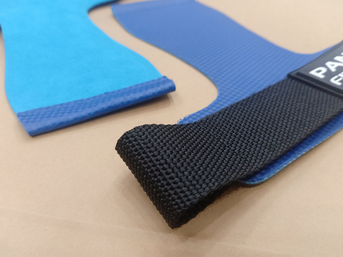 BLUE GYMNASTIC GRIPS