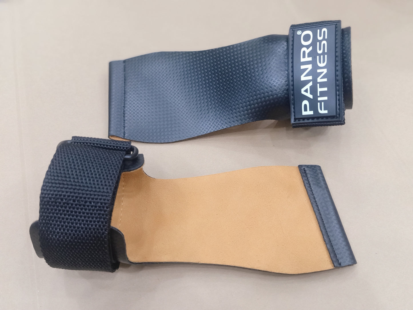 BLACK GYMNASTIC GRIPS