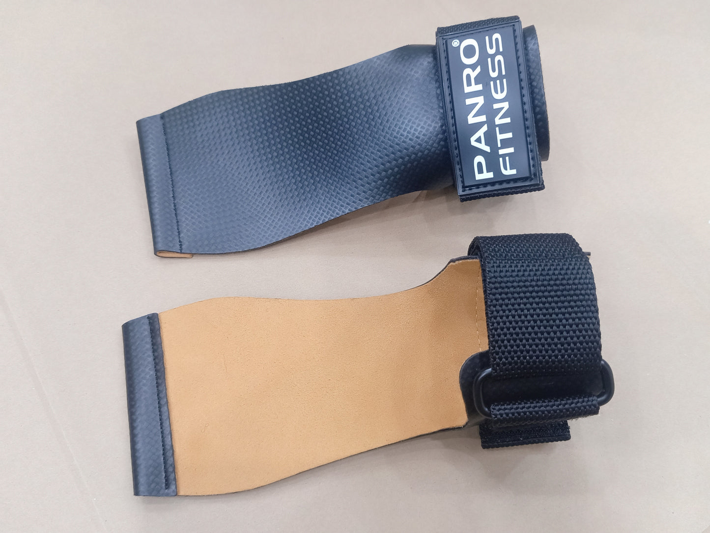 BLACK GYMNASTIC GRIPS