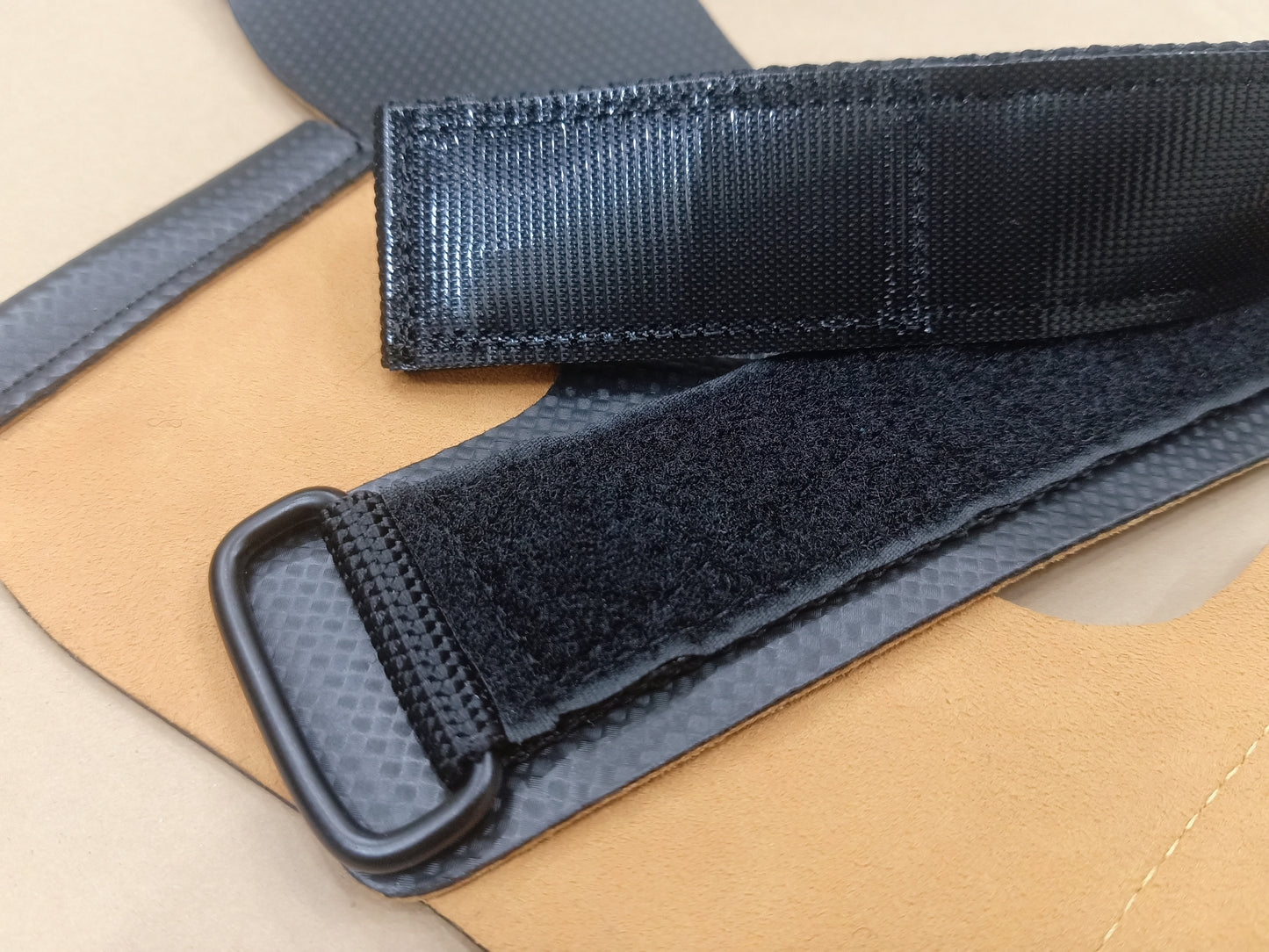 BLACK GYMNASTIC GRIPS
